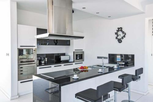 Villa In Protaras Sleeps 6 Includes Swimming Pool And Air Con