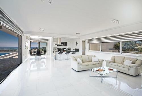 Villa Saranta Gold - Exquisite 3 Bedroom Protaras Villa With Private Pool And Panoramic Views