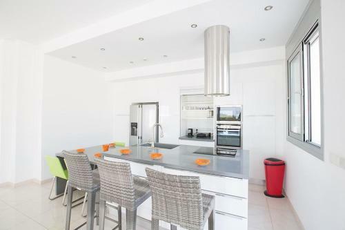 Villa Protara Chrysos - Beautiful 5 Bedroom Protaras Villa - Walking Distance To Fig Tree Bay