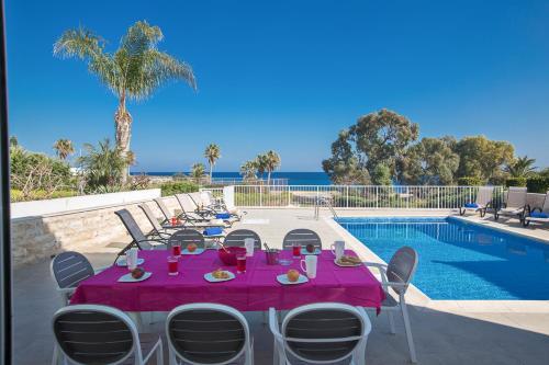 Villa In Protaras Sleeps 8 Includes Swimming Pool And Air Con 8 8