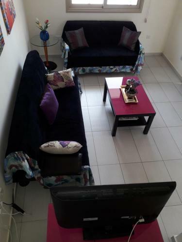 Polyxenia Holiday House