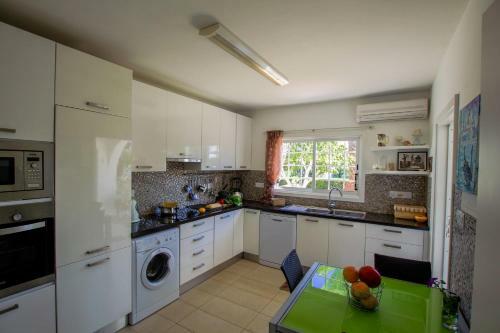 Villa Fig Tree 3 Bed Villa Heated Pool Protaras
