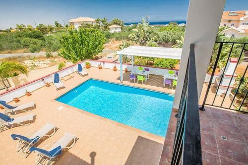 Villa In Protaras Sleeps 6 With Pool Air Con And Wifi