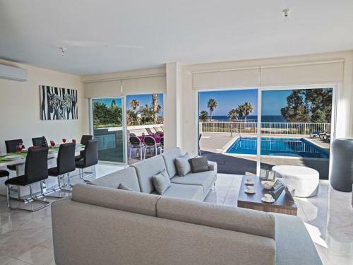 Villa Mesogi Seafront Stunning 4bdr Fontline Protaras Villa