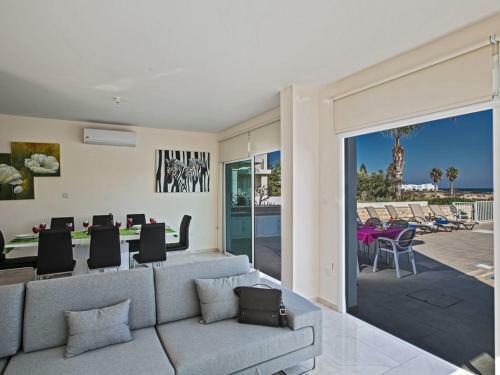 Villa Mesogi Seafront Stunning 4bdr Fontline Protaras Villa