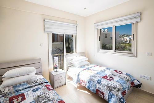 Villa In Protaras Sleeps 8 Includes Swimming Pool And Air Con 0 0