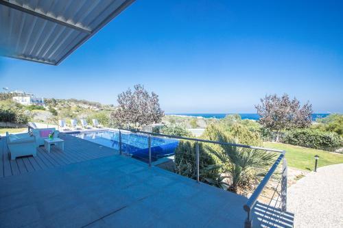 Protaras Villa Sleeps 9 With Pool And Air Con