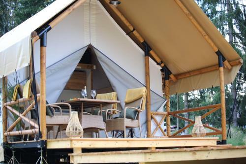 Marina & Glamping Nov� ?ivoho??