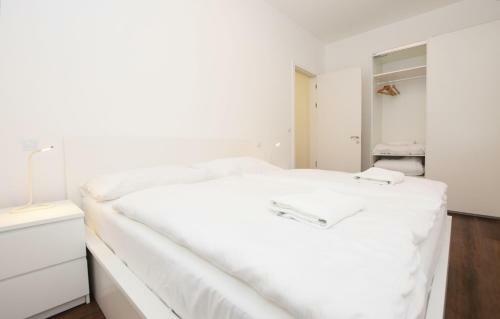Havlicek Gardens Apartment
