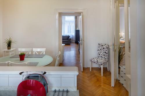 Karlova Old Town Apartment