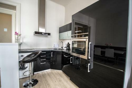 Dancing House Apartment By Ruterra
