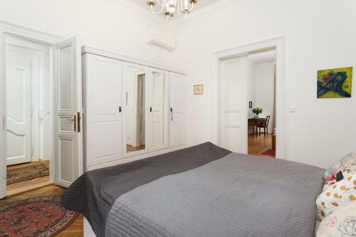 Hip Apartments At Jewish Quarter