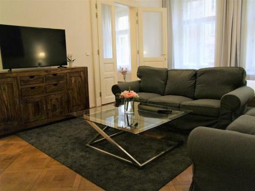 Wenceslas Square Apartments By Otsa