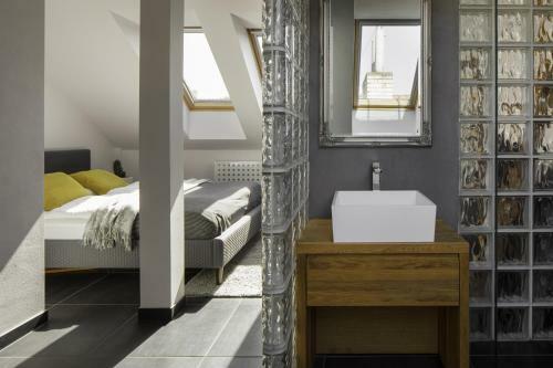 Loft Apartment In Smichov By Prague Days