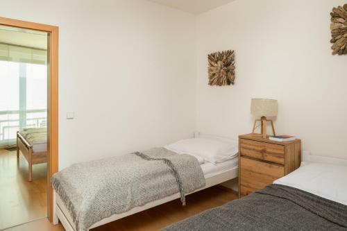 Sunny Apartment In Mod?any By Prague Days