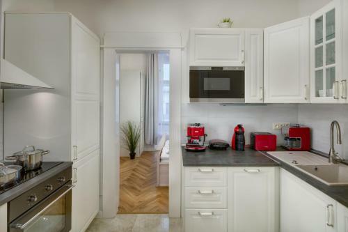 Dusni 13 Old Town Apartment