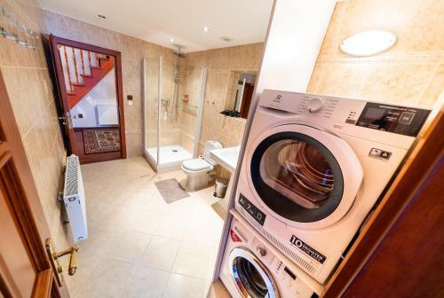 5br 2bath Masarykovo N�b?e?� Apartment