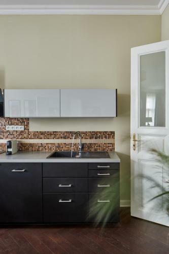Homey Apartment In Lesser Town By Prague Days