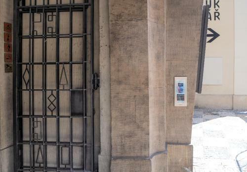 39 Dlouha Old Town Apartment