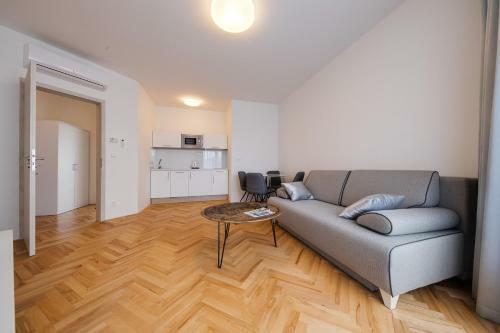 Gold Art Apartments