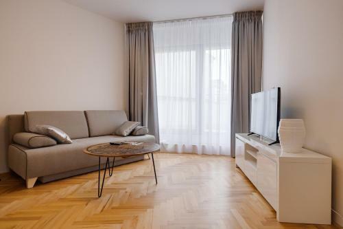Gold Art Apartments