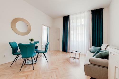 Gold Art Apartments