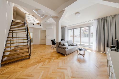 Gold Art Apartments
