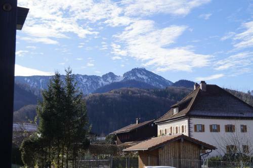 Chiemgau Apartments "bergauszeit"