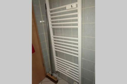 Apartamento Moderne Ferienwohnung Mit Wlan+schwimmbad+sauna