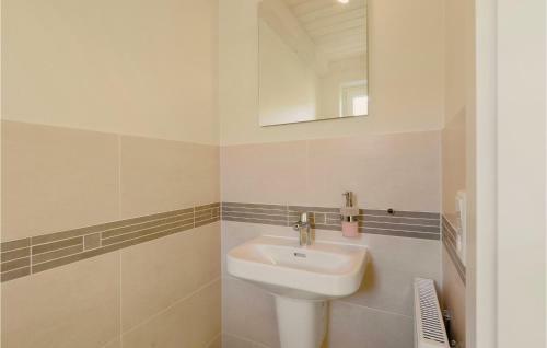 Two-bedroom Holiday Home In Dagebull