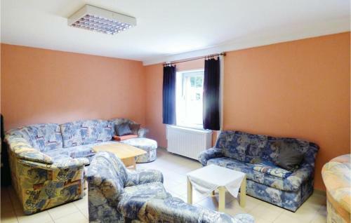 Nice Home In Dietrichingen W/ 10 Bedrooms