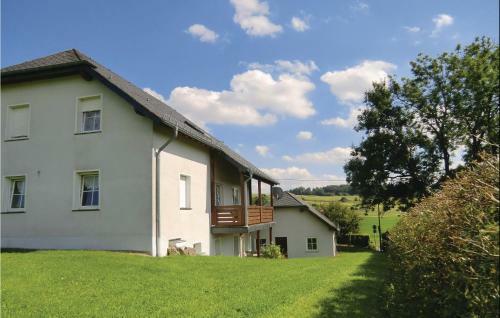 Three-bedroom Apartment In Fleringen