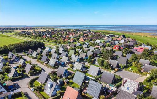 Awesome Home In Friedrichskoog With Wifi And 2 Bedrooms