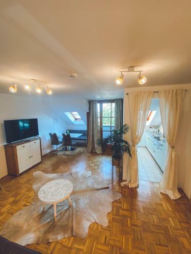 Apartamento Kuschelnester Mit Wundersch�nem Chiemseeblick