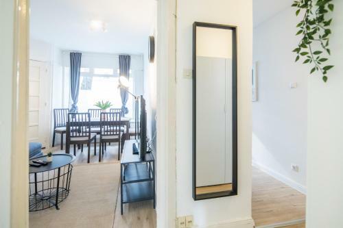 Stylish 2 Room Apartment +new Bathroom & Kitchen