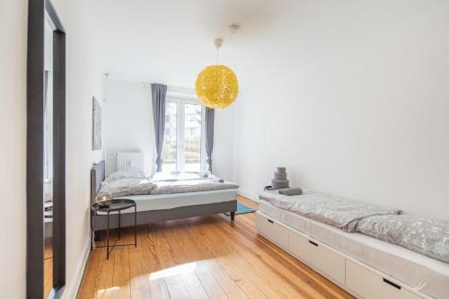 Stylish 2 Room Apartment +new Bathroom & Kitchen