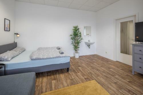 Spacious Apartment In Hamburg For 12