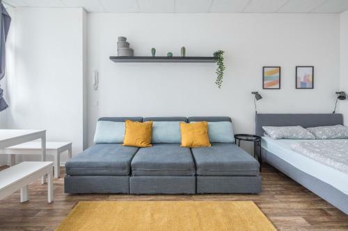 Spacious Apartment In Hamburg For 12