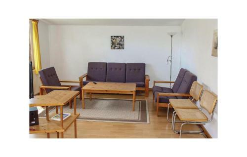 Four-bedroom Apartment In Hedwigenkoog