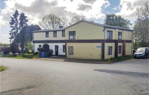 Four-bedroom Apartment In Hedwigenkoog