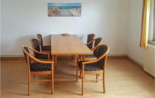 Four-bedroom Apartment In Hedwigenkoog