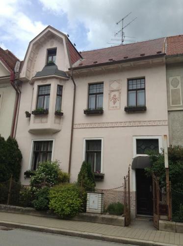Hostal At Pension