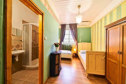 Hostal Penzion Z�mek Le?any