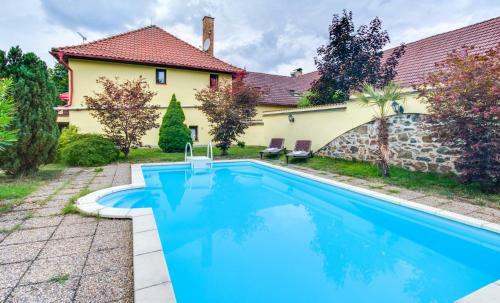 Hostal Penzion A Restaurace Nad Hradem