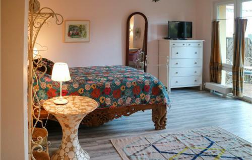 Amazing Apartment In K�hlungsborn With Internet