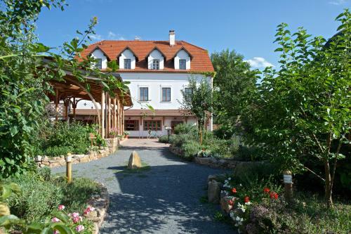Hostal Babi??ina Zahrada Penzion & Restaurant