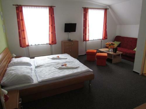 Hostal Penzion Oregano T?ebo?