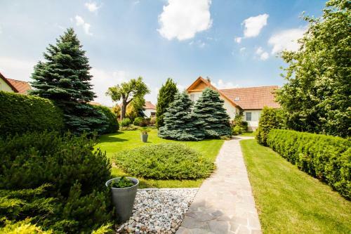 Hostal Penzion U Hr�dku