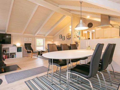 Holiday Home �lb�k Lxvii