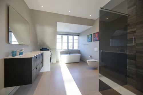 Bed & Breakfast Adnana - Modern Living - Balcony Room